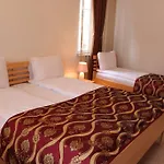 Berr Alojamento de Acomodação e Pequeno-almoço 3*